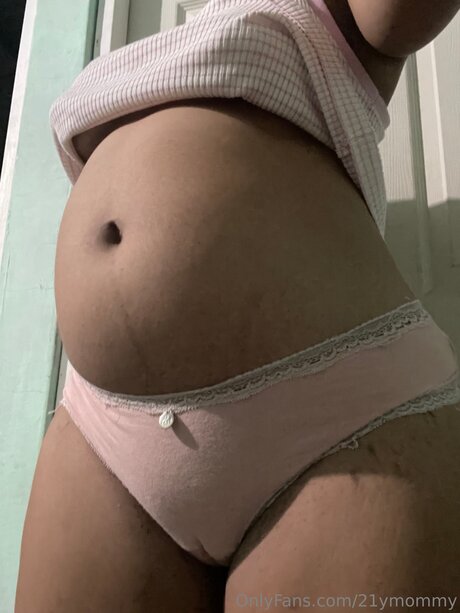 21ymommy nudes actress pic