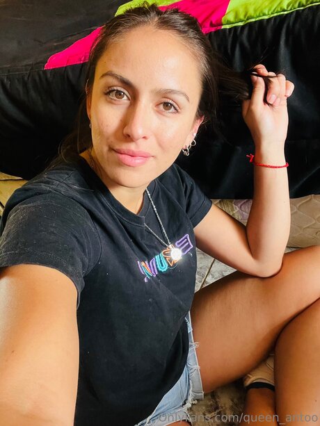 Queen Antoo hot pornstar galleries