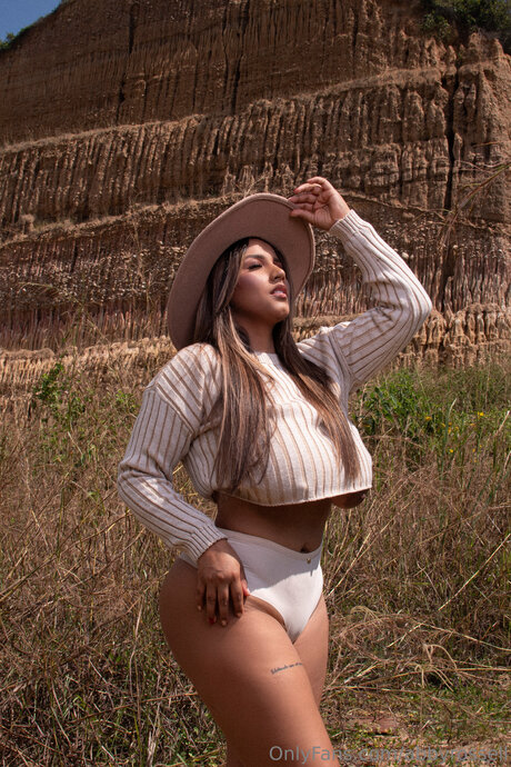 Abbyrossell model free photo