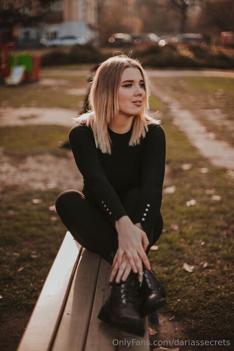 cougar milf onlyfans sexy naked pics