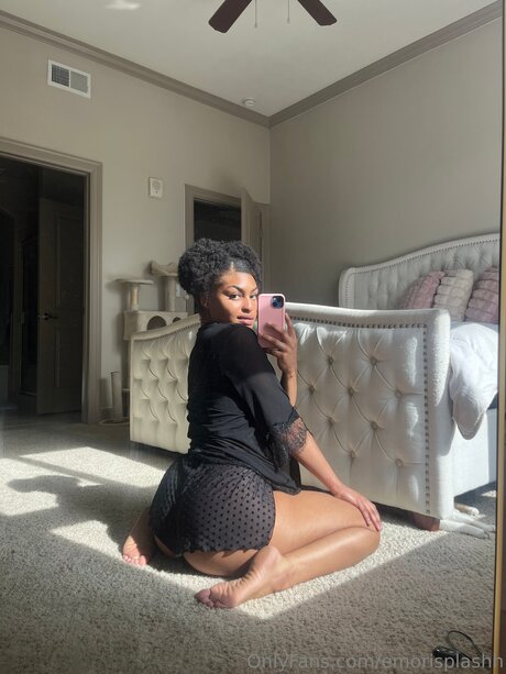 Emorisplashh model nude pics