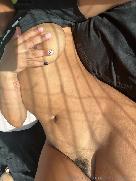 Emorisplashh pornstar hot picture