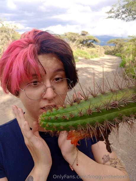 Froggyintheboxfree star hot photo