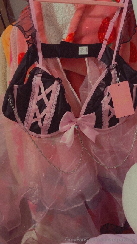 Xxwetpawzzx model pretty photo