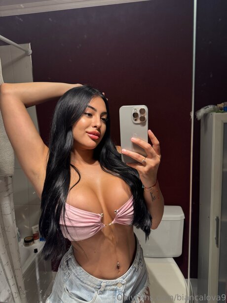 Biancalova9 star naked photo