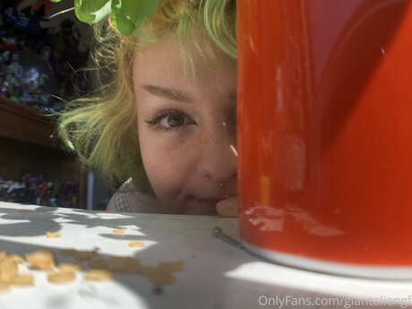 Giantaliengf star pretty picture