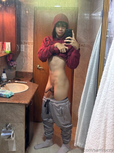 Samruczy model nudes image