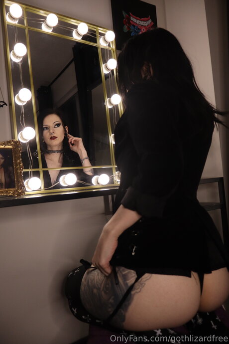 Gothlizardfree nude pornstar gallery