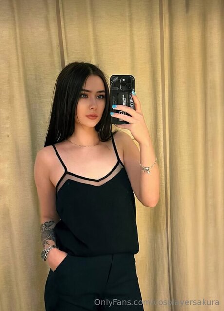 Cosplayersakura pretty actress photo