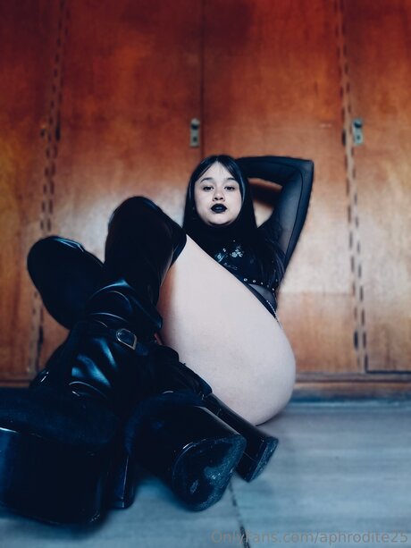 Aphrodite25 erotic pornstar photo