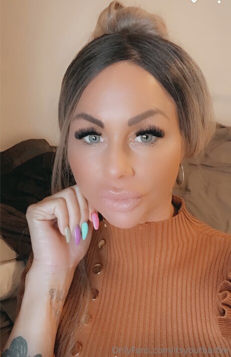 Itsyourbarbie pornstar nude archive