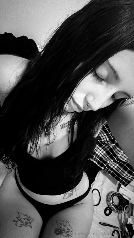 Aureliagoth pornstar top photo