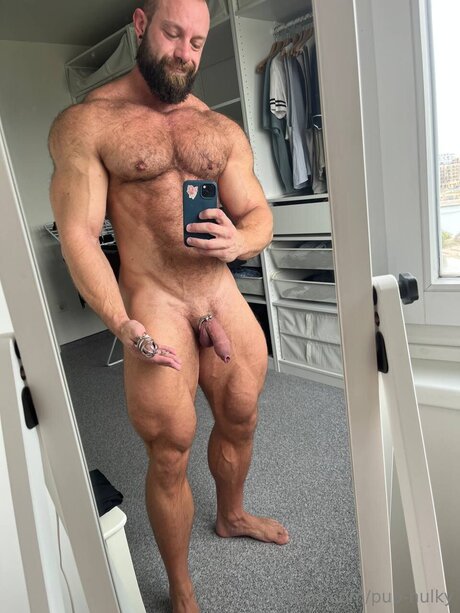 Pup Hulky naked star pic