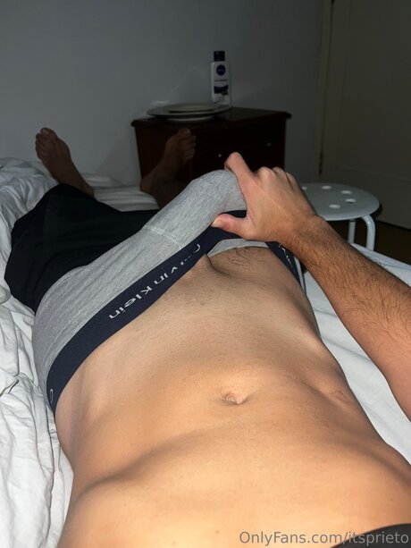 Marcostwinkk pretty actress pic