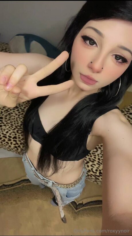 Roxyynoirrr model xxx pictures