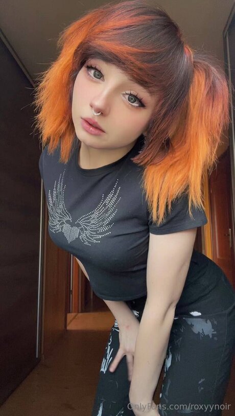 Roxyynoirrr model art pic