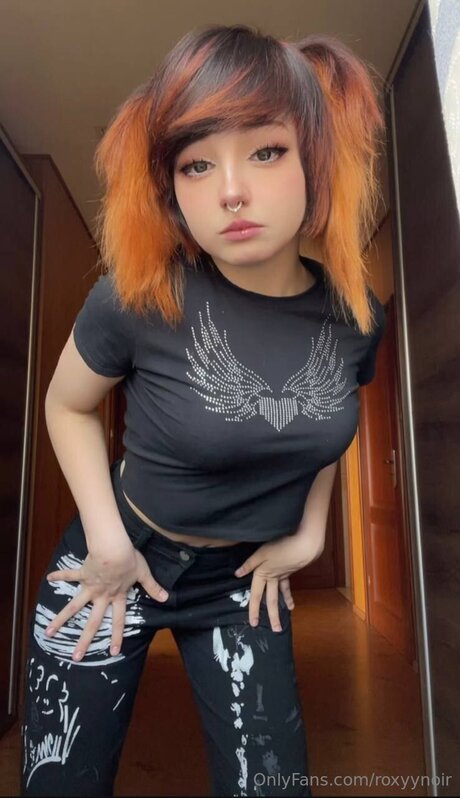 Roxyynoirrr model erotic pics