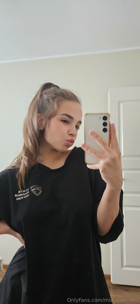 Mia Rose Oftv nice actress pictures