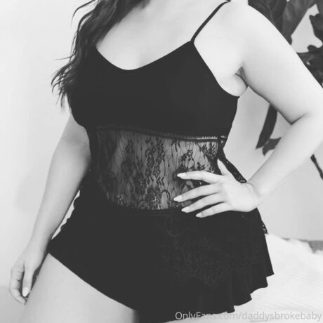 Daddysthickbabygirl sex model pics