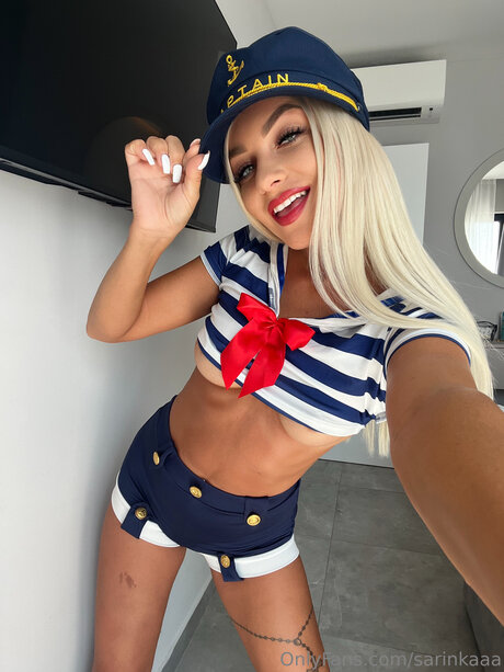 Therealsarahh adult model photos