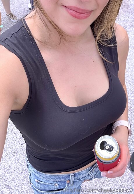 Cheekypeeky3 sexy model archive