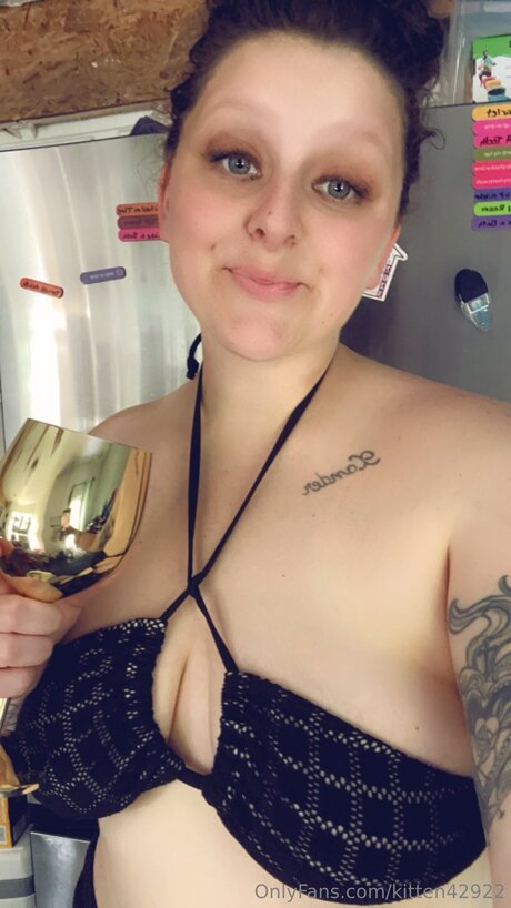 Kitten42922 erotic star images