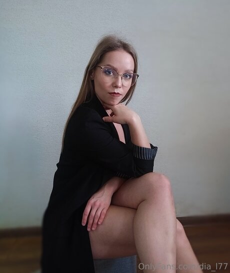 Dia L77 pretty model photo