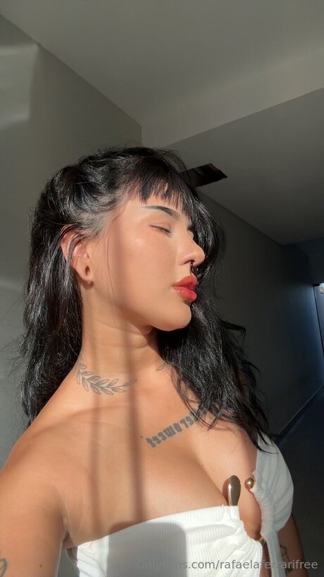 Rafaelaferrarifree pretty pornstar pic