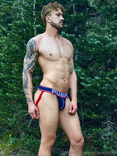 Evanxjordie star adult picture