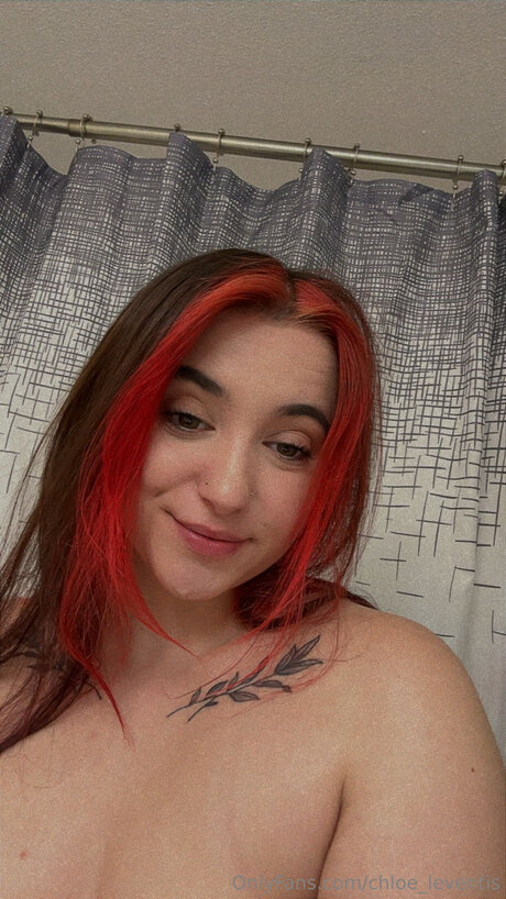 Red W erotic model photos