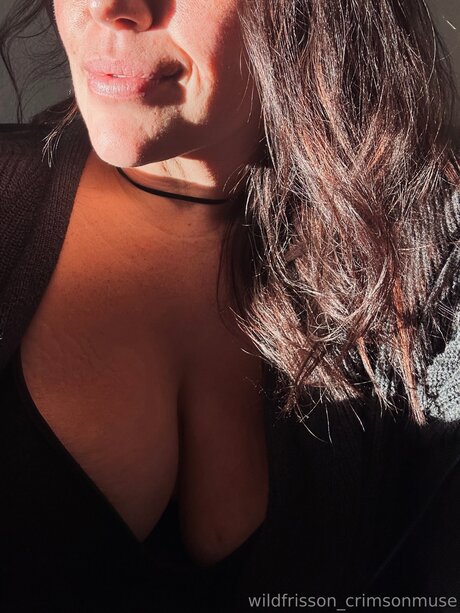 Crimsonmusewildfrisson model pornographic images