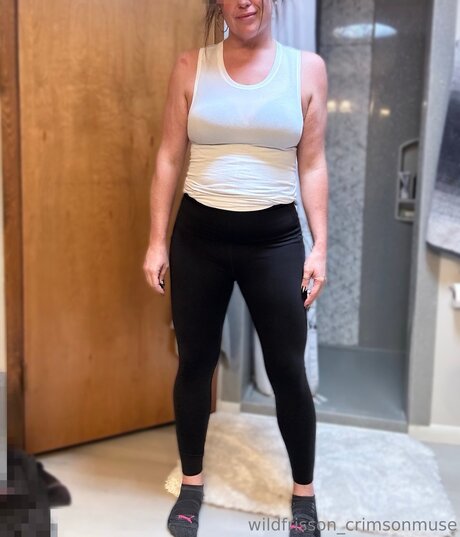 Crimsonmusewildfrisson hd pornstar pics