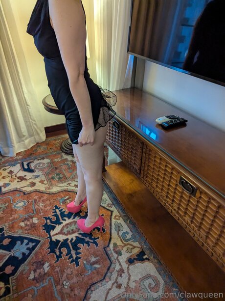 Clawqueen exclusive model pics