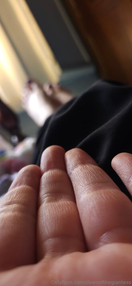 Dawnofthegiantess free star img