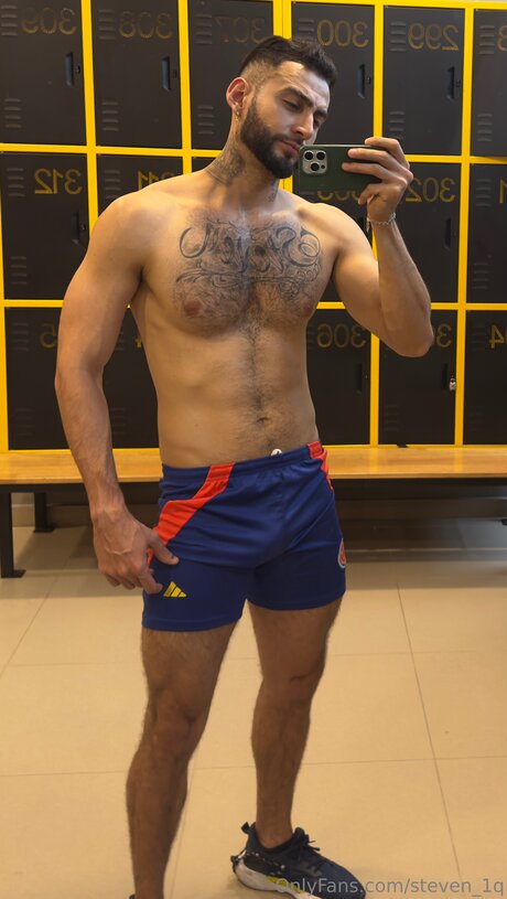 Steven 1q model exclusive pic