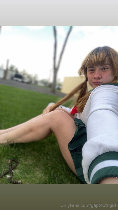 Gaptoothgirl model erotic picture