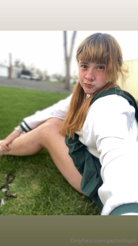 Gaptoothgirl free star pics