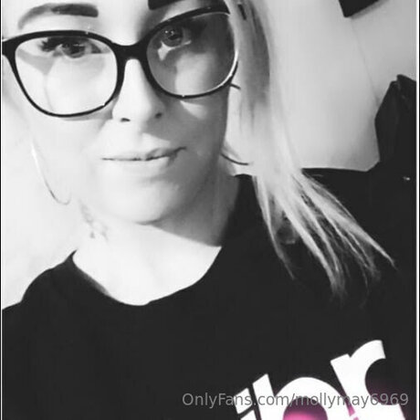 Mollymay6969 model nude picture