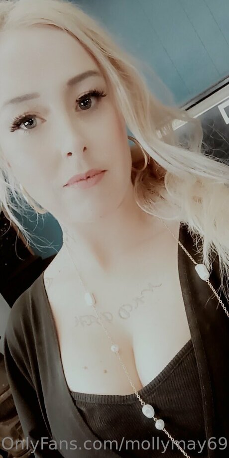 Mollymay6969 model naked pictures