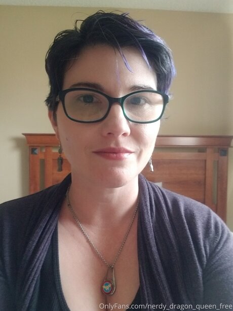 Nerdy Dragon Queen Free adult model pic