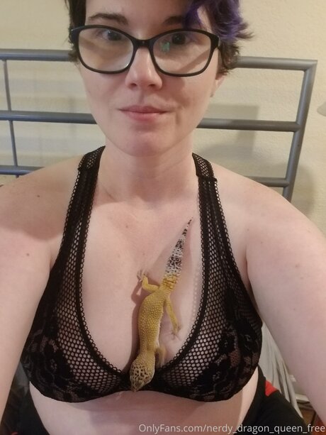 Nerdy Dragon Queen Free sexy pornstar pictures