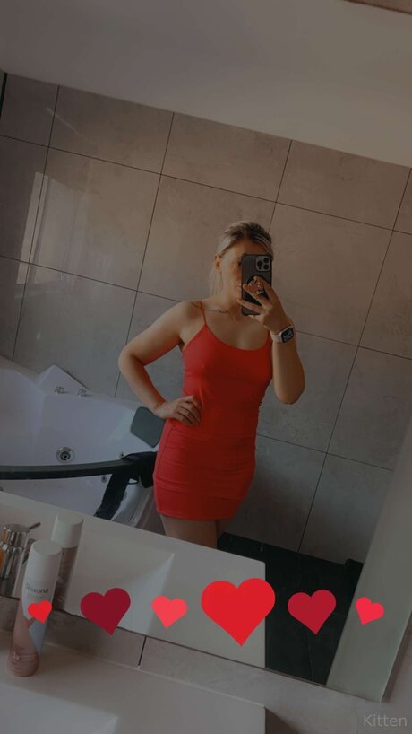 Skitzz nudes model picture