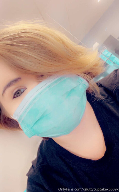 Xsluttycupcakex6669x beautiful actress photo