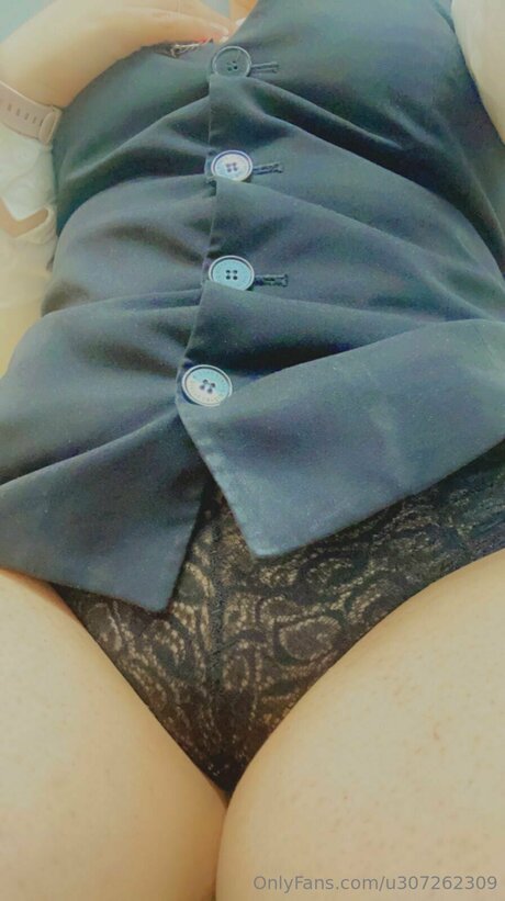 U307262309 pornstar naked image