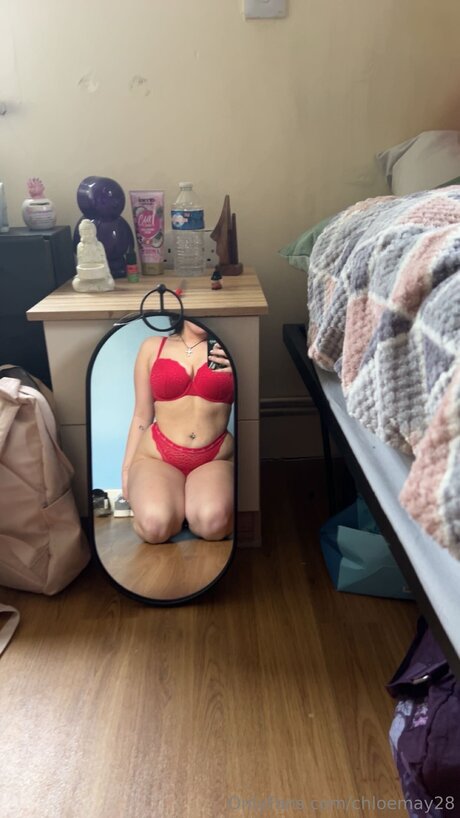 Chloemay28 exclusive star pics