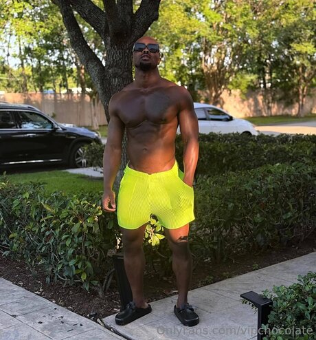 Vipchocolate exclusive model pic