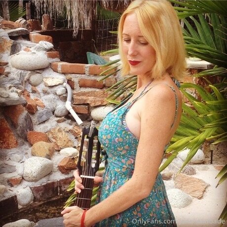 Jenelleaubade pornstar adult img