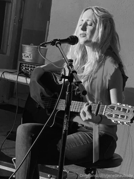 Jenelleaubade star adult pictures