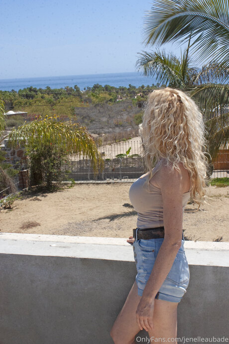 Jenelleaubade star nude img