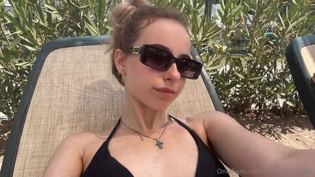 Xterribly Cutex erotic actress picture